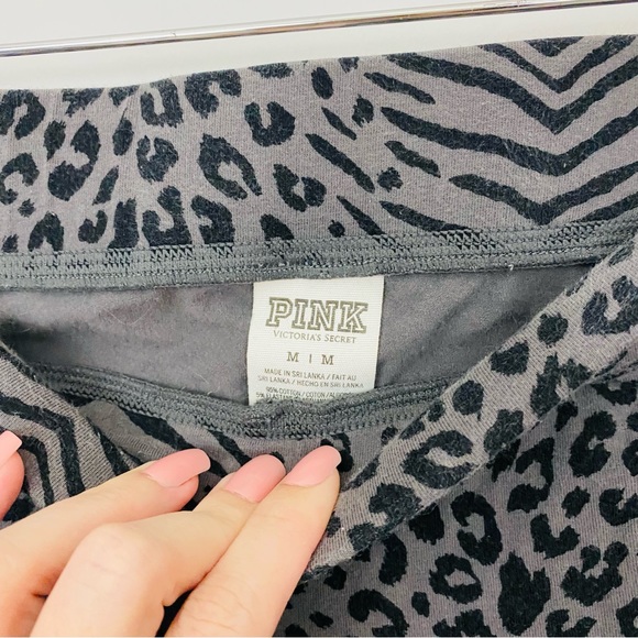Victoria’s Secret PINK cheetah leopard gray leggings tights size medium - Picture 3 of 4